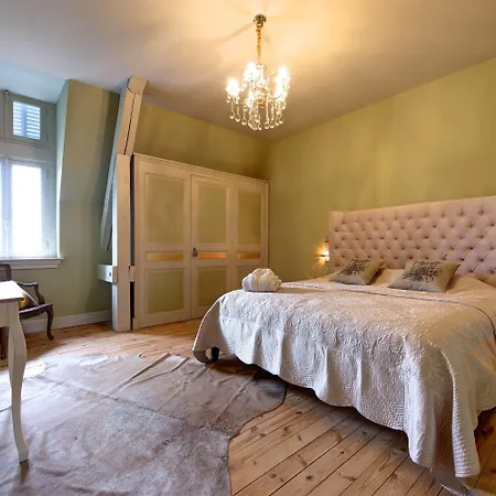 Oda ve Kahvaltı Chateau Des Mussets Magnet